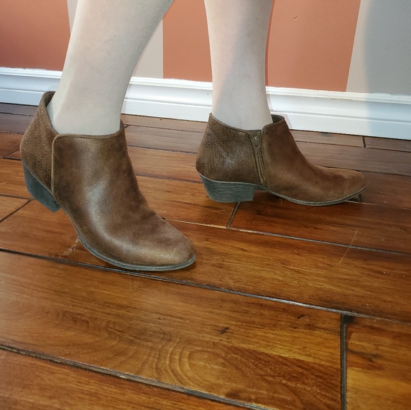 Ladies Fergalicious by Fergie Ankle Booties - Picture 4 of 9